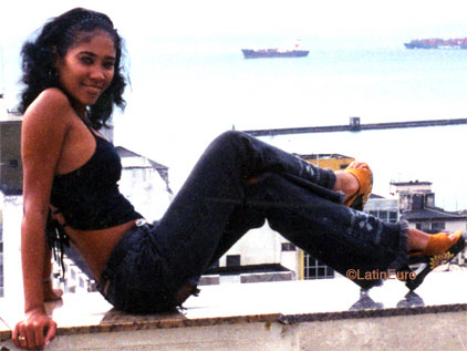 Date this hot Brazil girl Fabiola from SALVADOR B7956