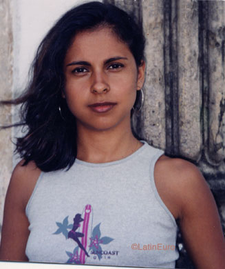Date this voluptuous Brazil girl Valquiria from RECIFE B7984