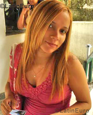 Date this young Brazil girl Aline from Nova Iguacu B804
