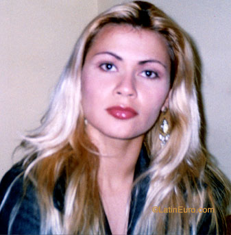 Date this beautiful Brazil girl Debora from JAGUAPITA B8077