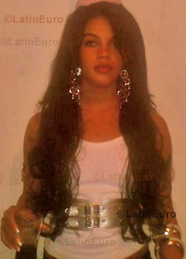 Date this tall Brazil girl Paminha from Campos dos Goytacazes B821