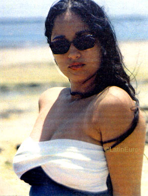 Date this happy Brazil girl Adriana from MACEIO B8284