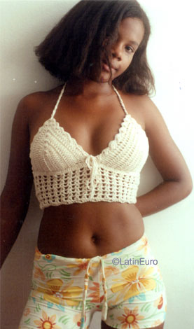 Date this hard body Brazil girl Andrea from  B8362