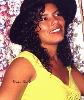 Date this funny Brazil girl Maria from PETROLINA B8441