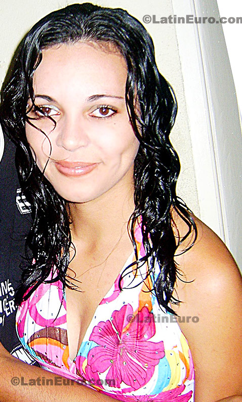 Date this nice looking Brazil girl Rosangela from  B85