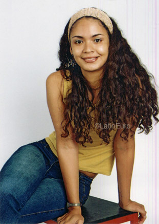 Date this tall Brazil girl Ana from SALVADOR B8553