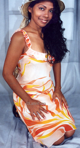 Date this foxy Brazil girl Alexandrina from CAMPO GRANDE B8587