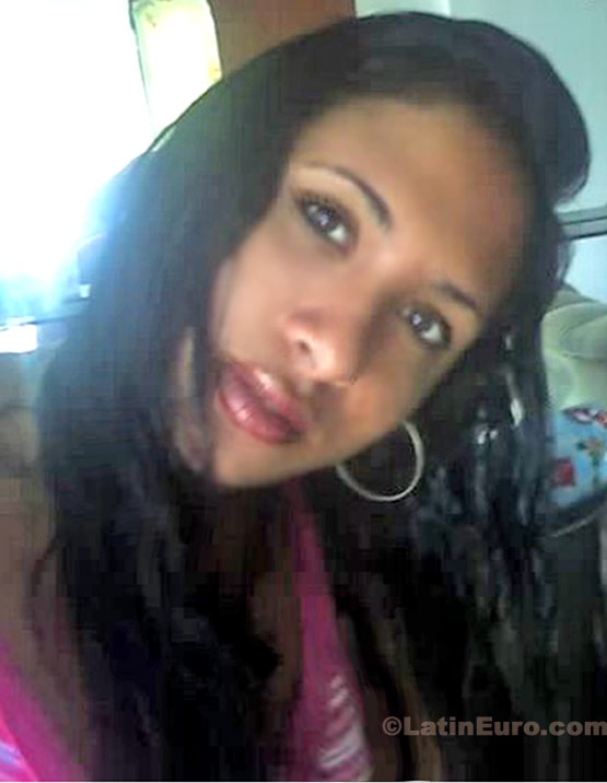 Date this good-looking Brazil girl Aline from Rio De Janeiro B9