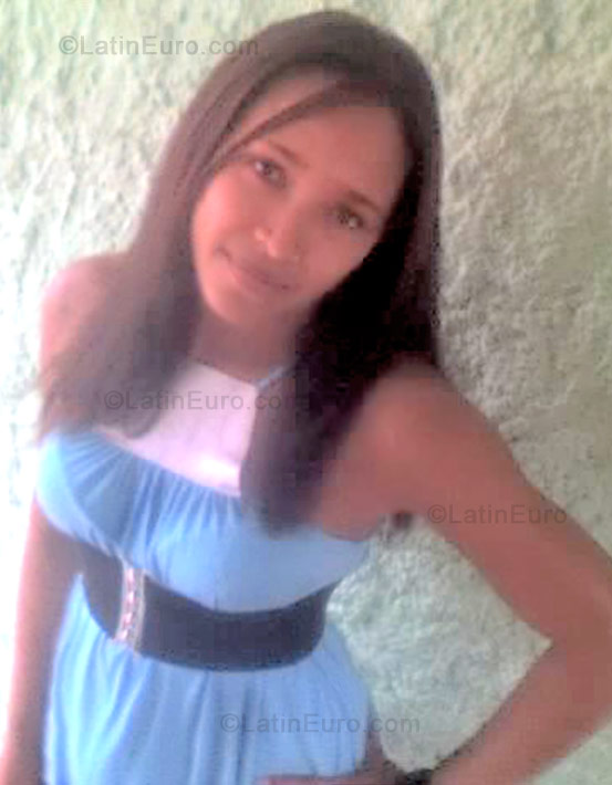 Date this hot Brazil girl Claudiane from Indaiatuba B919