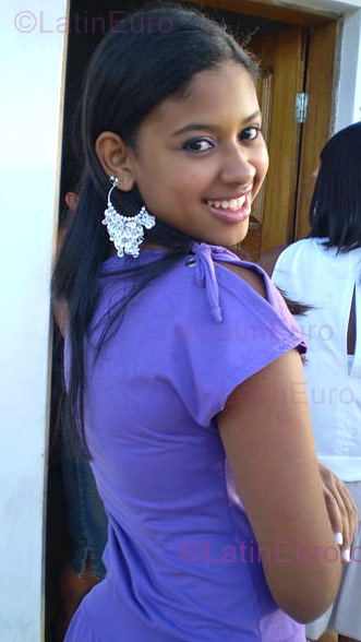 Date this gorgeous Brazil girl Indaiara from Vitoria da Conquista B941