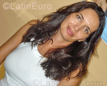 Date this nice looking Brazil girl Simone from Ribeirao Preto B960