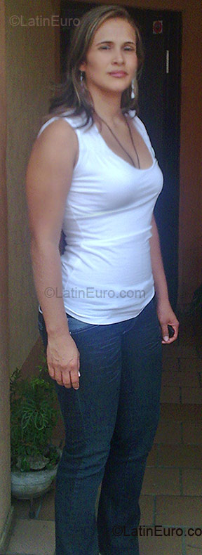 Date this happy Colombia girl Lizeth from Cali C7904