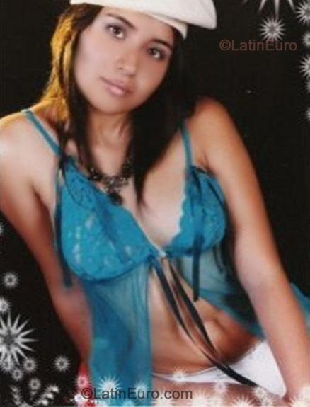 Date this hot Colombia girl Deisy from Medellin C7969
