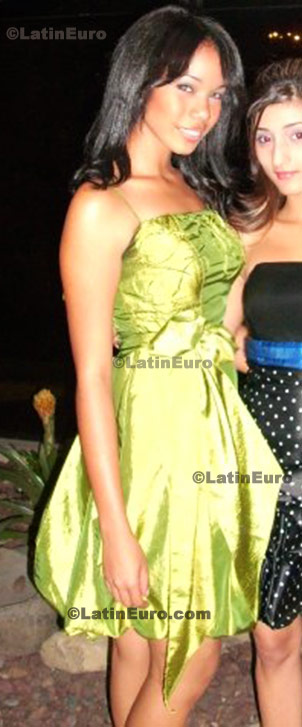 Date this delightful Colombia girl Melissa from Medellin C8032