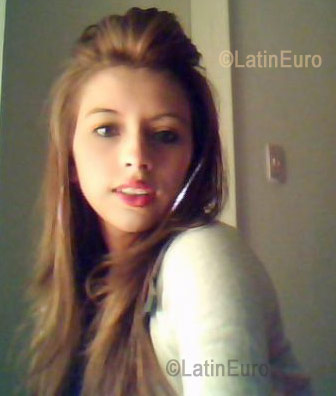 Date this lovely Colombia girl Yani from Bogota C8053