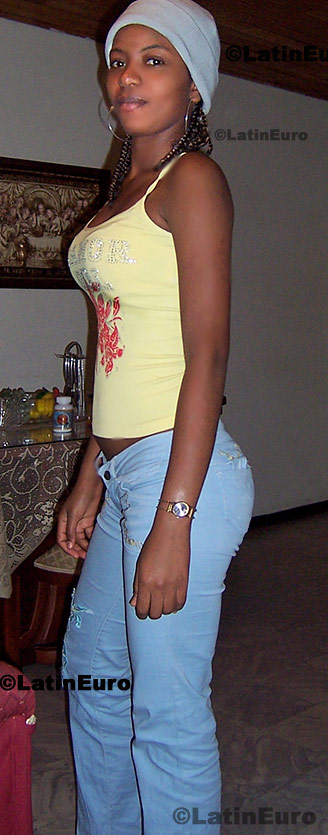 Date this foxy Colombia girl Colombianita from Armenia C8113