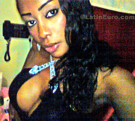 Date this voluptuous Colombia girl Nora Maria from Cali C8327
