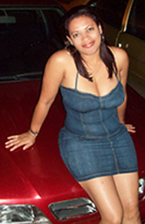 Date this good-looking Colombia girl Adaluz from  C8337