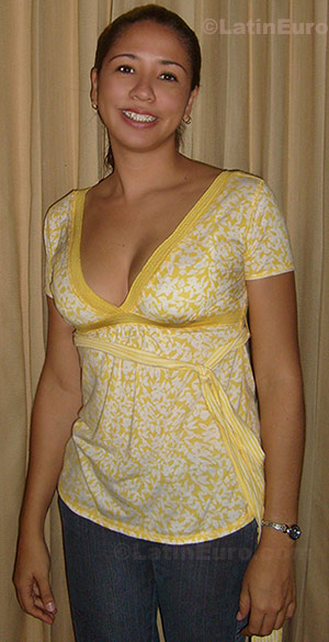 Date this athletic Colombia girl Karina from Barranquilla C8346