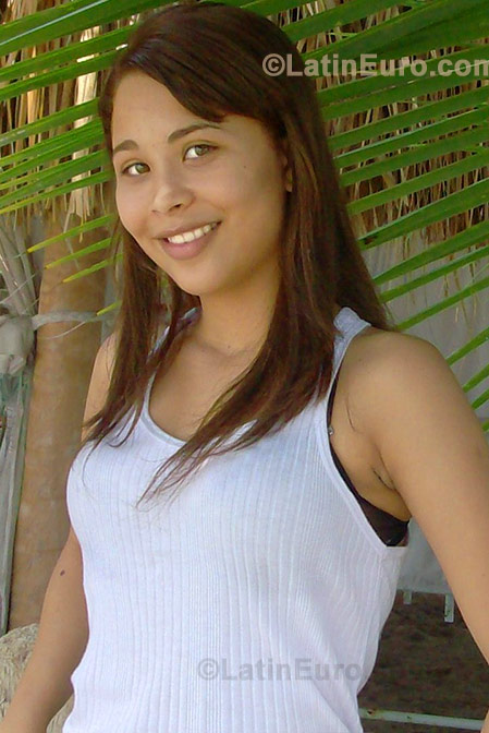 Date this hot Colombia girl Kimberly from  C8355