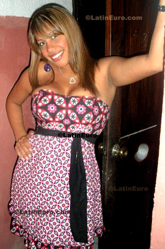 Date this lovely Colombia girl Monica from Barranquilla C8415