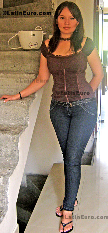 Date this good-looking Colombia girl Erika from Pereira C8493