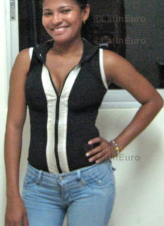 Date this hard body Colombia girl Gina from Cartagena C8674