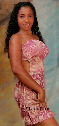Date this foxy Colombia girl Francia from Cali C9531