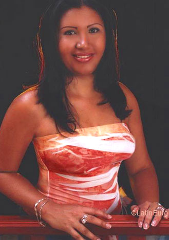 Date this stunning Colombia girl Julieth from Cali C9583