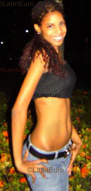 Date this funny Dominican Republic girl Ruth from Santo Domingo N-102