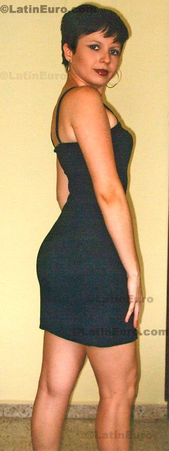 Date this athletic Any Country girl Amalia from Yoro N-1101