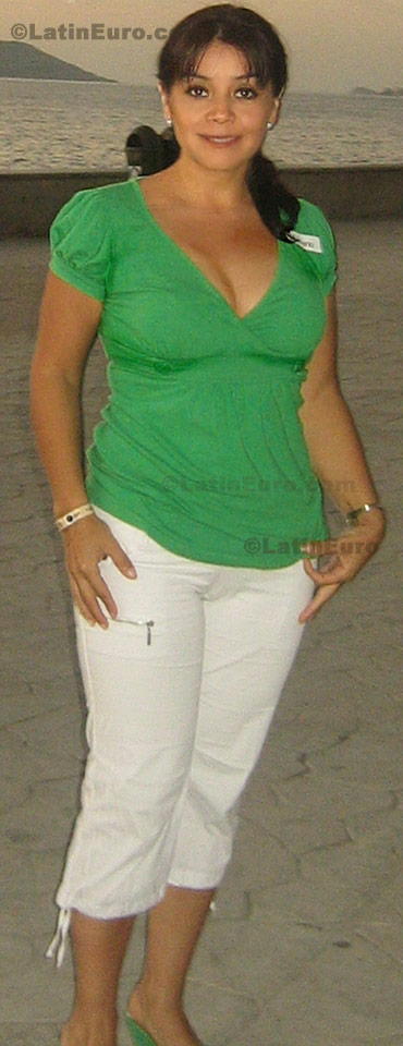 Date this athletic Mexico girl Cristina from Tepic N-1104