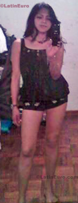Date this foxy Any Country girl Pily from Lima N-1241