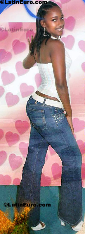 Date this passionate Dominican Republic girl Aileen from Santo Domingo N-1307