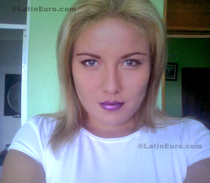 Date this hard body Mexico girl Adriana from Tequisquiapan N-1385