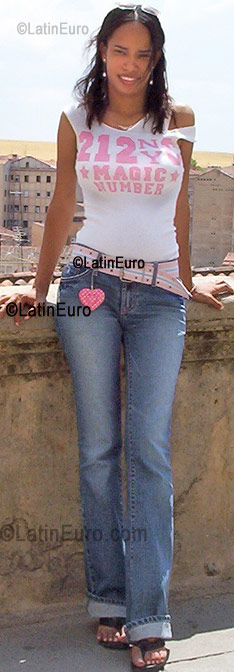 Date this georgeous Dominican Republic girl Gloria from Barahona N-1458