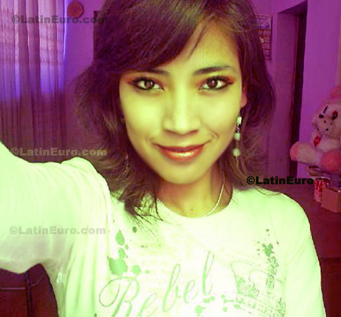 Date this hard body Peru girl Flor- from Arequipa N-1480
