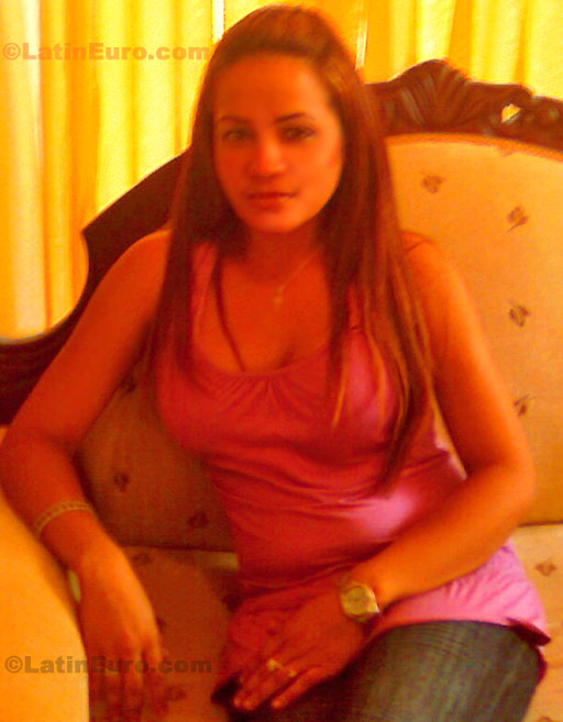 Date this charming Dominican Republic girl Yenny from Santiago N-1534
