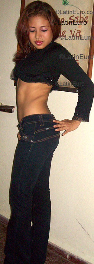 Date this passionate Honduras girl Nahomy from  N-168