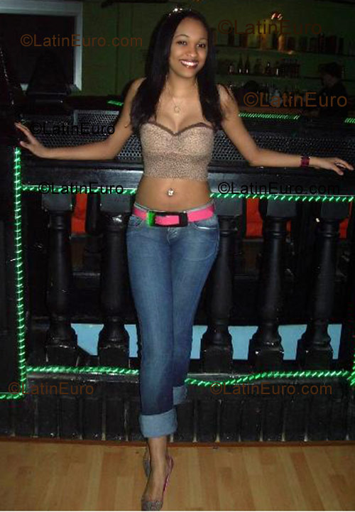 Date this tall Any Country girl Rosa from  N-282