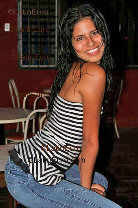 Date this charming Peru girl Leyla from Lima N-285