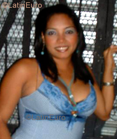 Date this hard body Dominican Republic girl Michell from San Francisco De Macoris  N-29