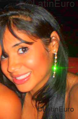 Date this athletic Dominican Republic girl Yonaylis from Santiago N-292