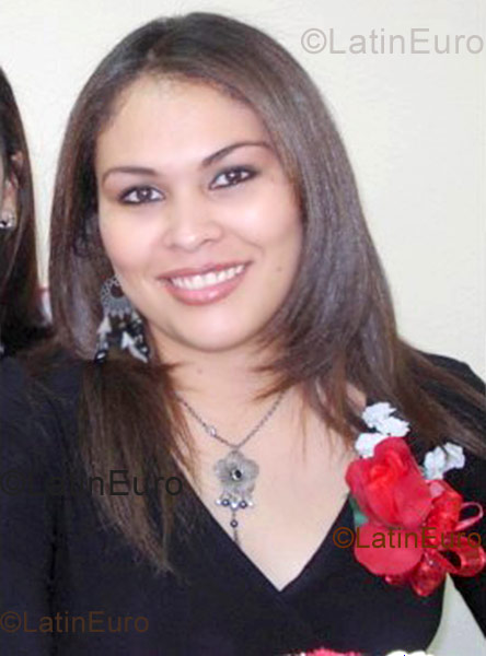 Date this delightful Honduras girl Nancy from Tegucigalpa N-324