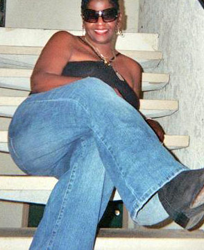 Date this funny United States girl Marcella from Sacramento N-370