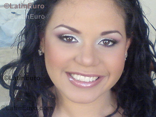 Date this happy Dominican Republic girl Dayhana from Santiago N-456