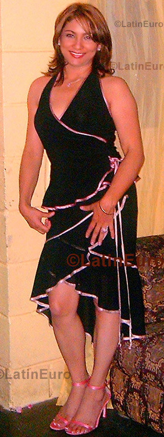 Date this happy Honduras girl Carmen- from Tegucigalpa N-583