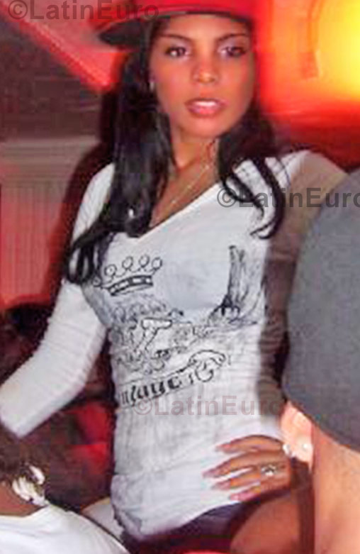 Date this voluptuous Dominican Republic girl Raquel from Santo Domingo N-683