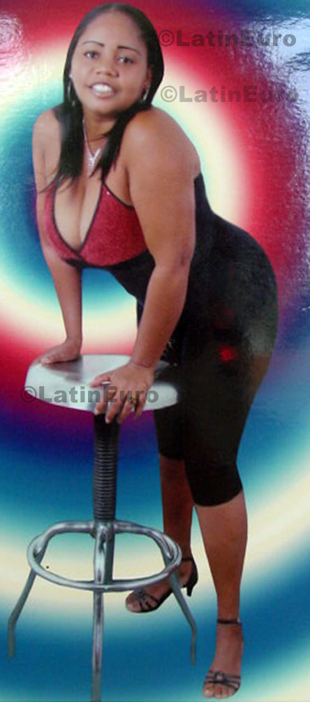 Date this stunning Dominican Republic girl Milagro from Santiago N-872