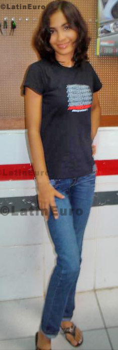 Date this foxy Any Country girl Roci from Lima N-978